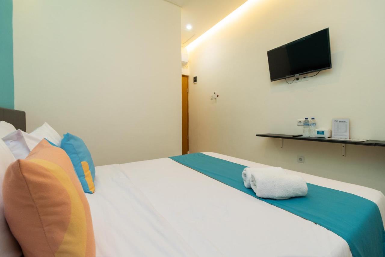 Sans Hotel Suryakencana Богор Экстерьер фото