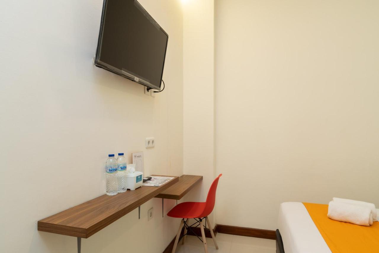 Sans Hotel Suryakencana Богор Экстерьер фото